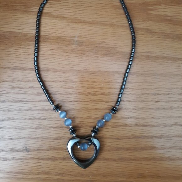 Vintage Hematite Heart Pendent Necklace Blue Glass Beads - Picture 3 of 7